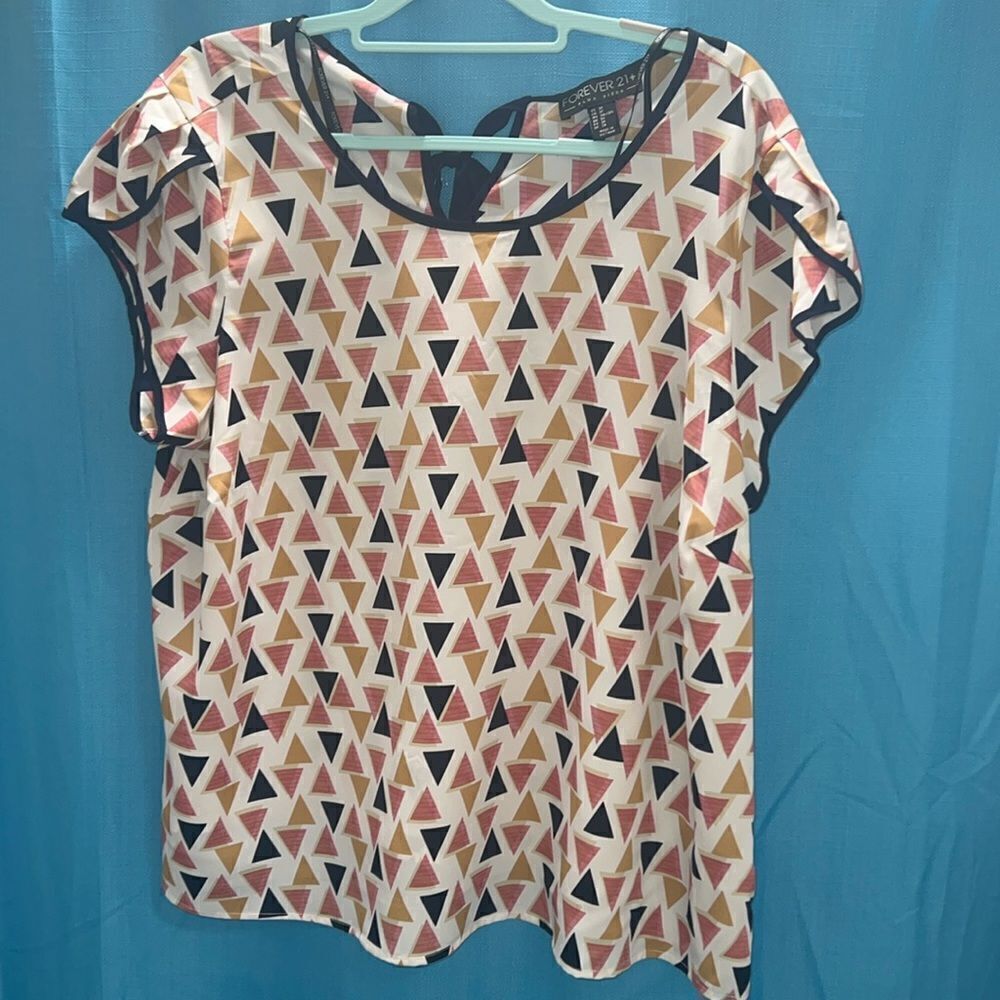 Forever 21 Plus tank top blue white red gold